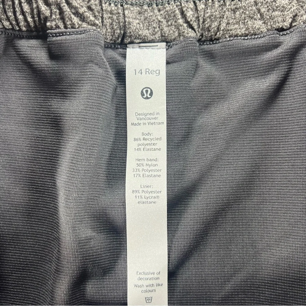 Lululemon Hotty Hot Short II 2.5 Heather Lux Multi Black Heathered Black Size 14